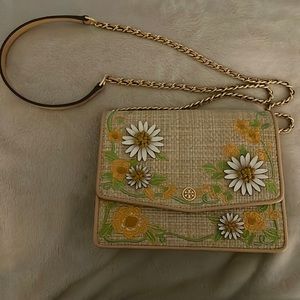 TORY BURCH ROBINSON EMBROIDERED STRAW & LEATHER CONVERTIBLE SHOULDER BAG